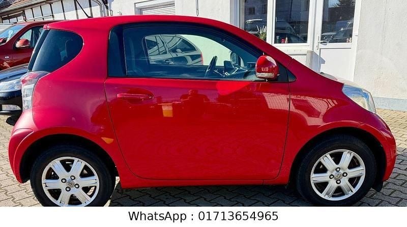 Gebraucht Toyota iQ 68 PS (50 kW) 2009 Rot Kleinwagen