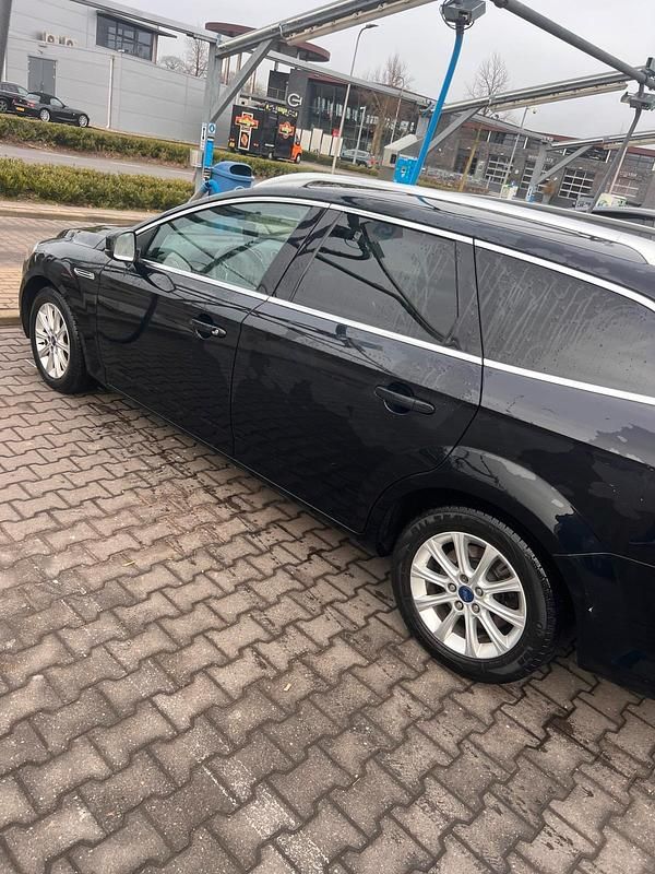 Schwarz Gebraucht 2012 Ford Mondeo Kombi | 3.750 € (Guter Preis) - Bild 1/4