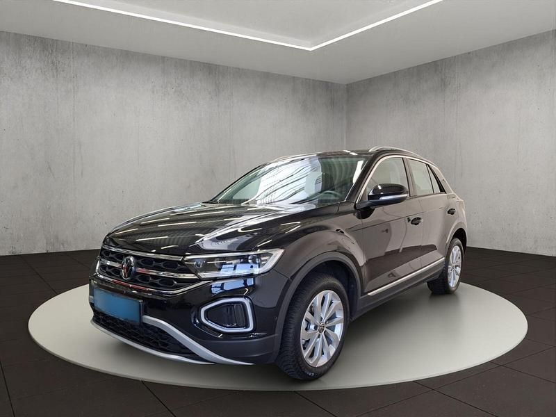 Schwarz metallic Gebraucht 2024 VW T-Roc Style SUV | 30.140 € (Fairer Preis) - Bild 1/1