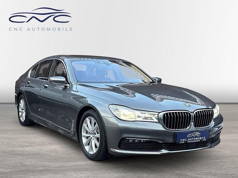 Gebraucht BMW 740 Sport Line 320 PS (235 kW) 2017 Grau Limousine