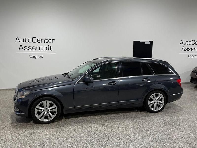 Grau Gebraucht 2012 Mercedes C220 Avantgarde Limousine | 5.000 € (Guter Preis) - Bild 1/3