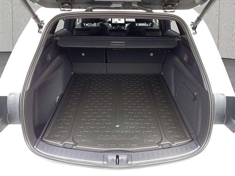 Neu Toyota Corolla 178 PS (130 kW) 2025 Schneeweiß Kombi