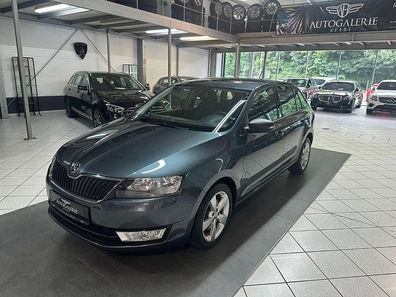 Grau Gebraucht 2015 Skoda Rapid Cool Edition Kombi | 8.800 € (Fairer Preis) - Bild 1/4