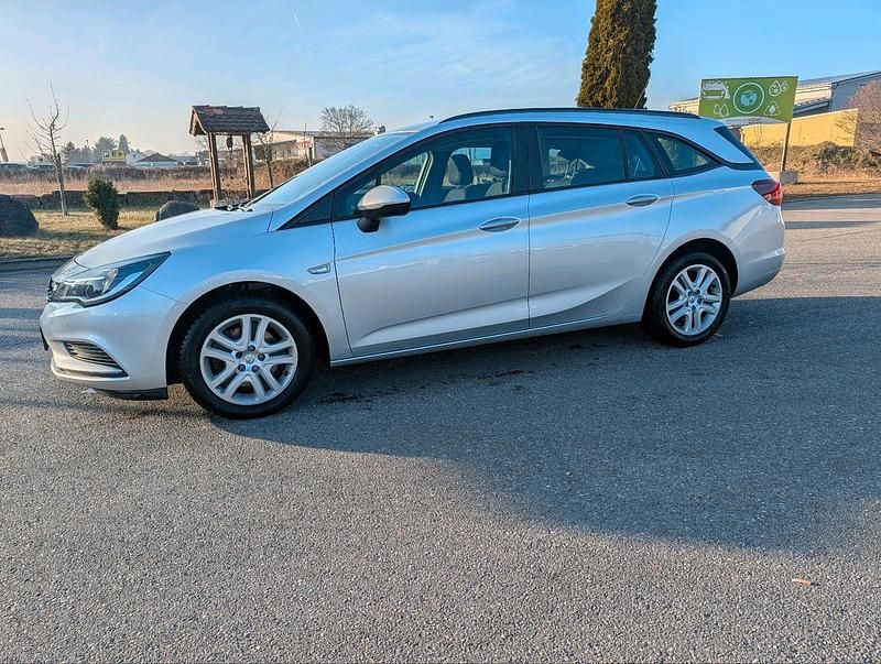 Gebraucht Opel Astra 110 PS (80 kW) 2016 Silber Kombi
