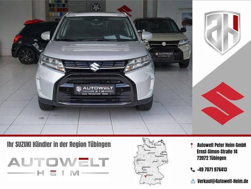 Silky silver metallic Neu 2025 Suzuki Vitara Comfort+ SUV | 28.190 € (Fairer Preis) - Bild 1/4