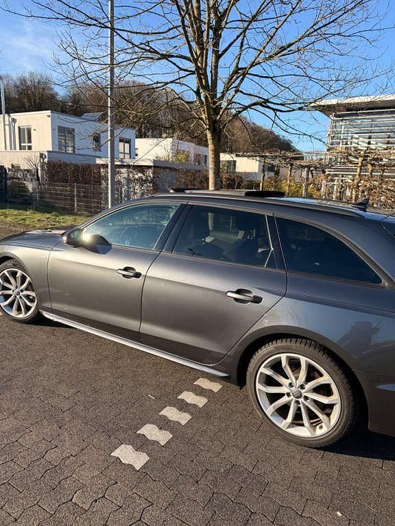 Gebraucht Audi A4 S-Line 204 PS (150 kW) 2021 Grau Kombi