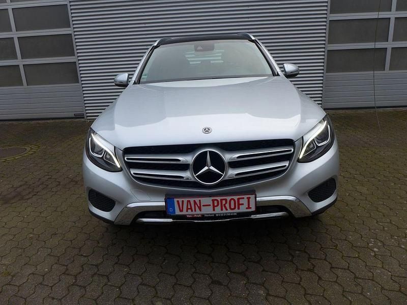 Gebraucht Mercedes GLC250 211 PS (155 kW) 2019 Silber SUV