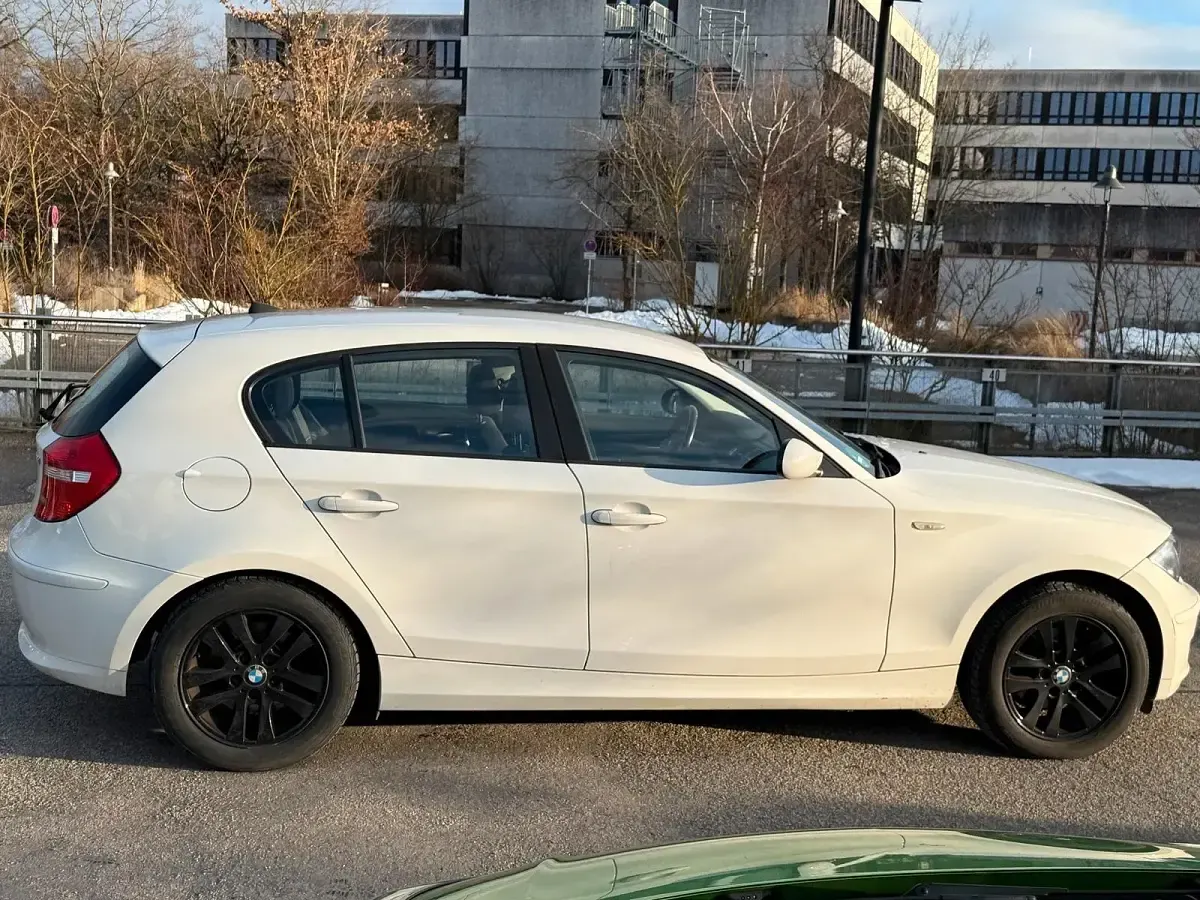 Gebraucht BMW 118 143 PS (105 kW) 2008 Weiß Kleinwagen