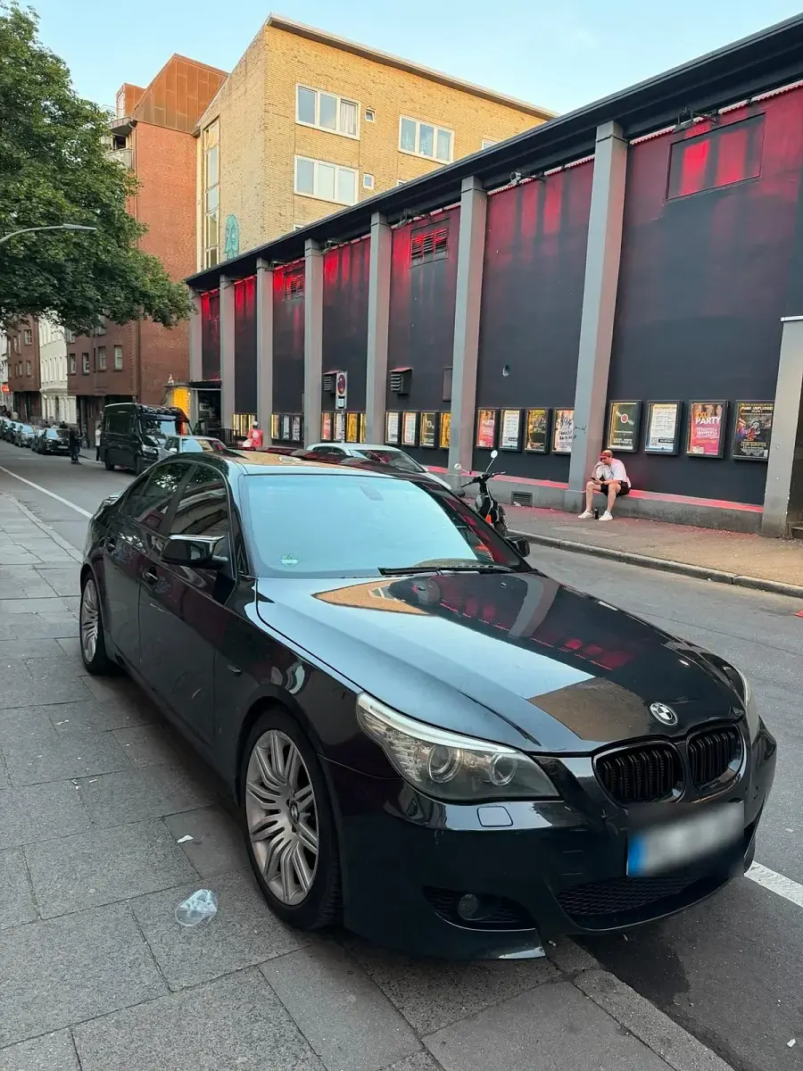 Gebraucht BMW 525 197 PS (144 kW) 2009 Schwarz Limousine