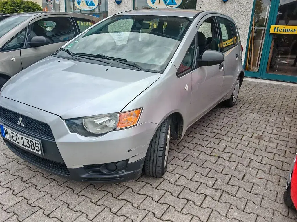 Gebraucht Mitsubishi Colt Invite 95 PS (69 kW) 2009 Silber Kleinwagen