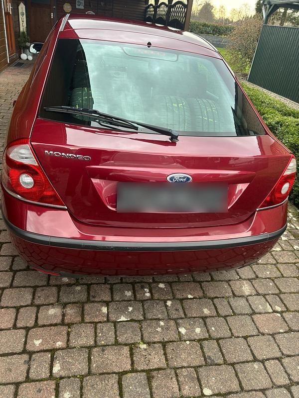 Gebraucht Ford Mondeo 125 PS (91 kW) 2005 Rot Limousine
