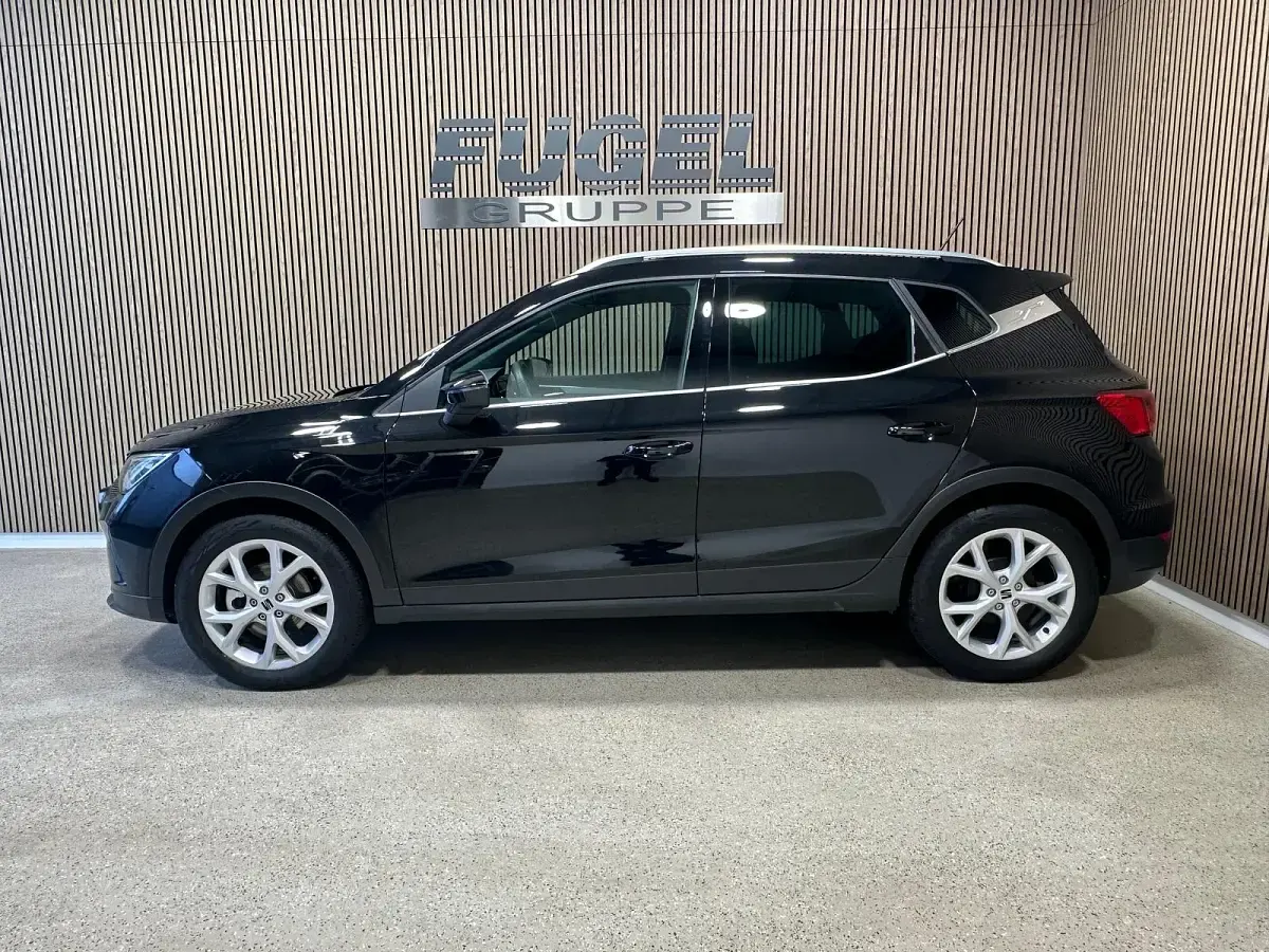 Gebraucht Seat Arona FR-Line 95 PS (69 kW) 2025 Midnight schwarz metallic SUV