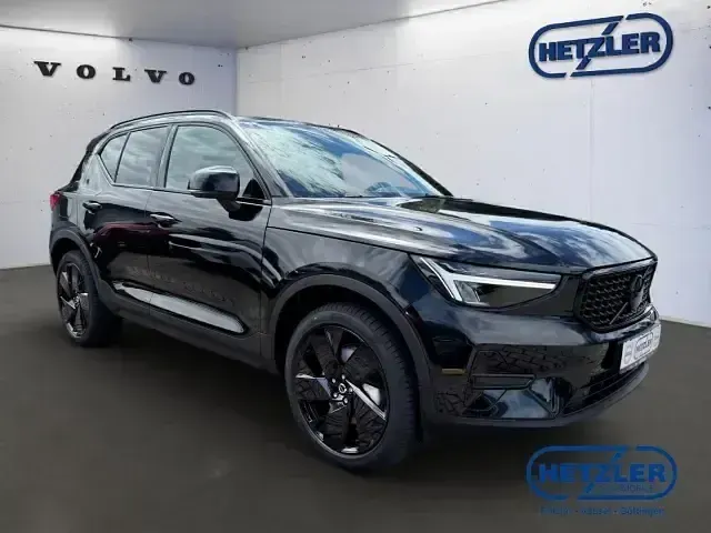 Gebraucht Volvo XC40 Plus 163 PS (119 kW) 2025 Onyx black / metallic SUV