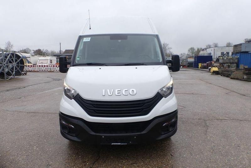 Gebraucht Iveco Daily 156 PS (114 kW) 2022 Weiß Van / Kleinbus