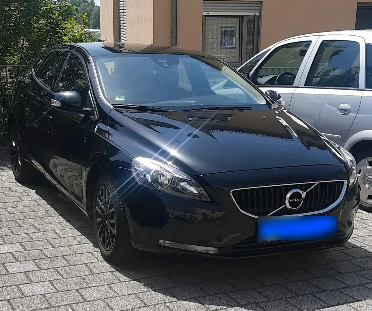 Gebraucht Volvo V40 150 PS (110 kW) 2018 Schwarz Kombi