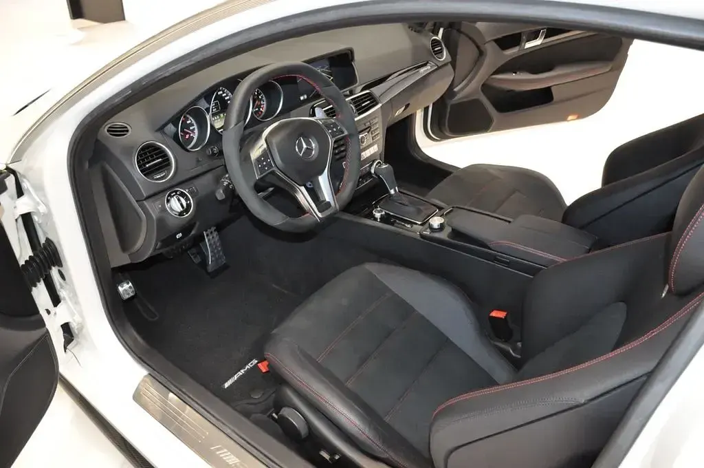 Gebraucht Mercedes C63 AMG AMG 517 PS (380 kW) 2014 Weiß