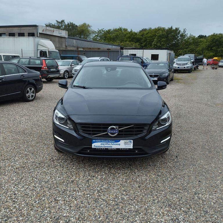 Blau Gebraucht 2015 Volvo S60 Limousine | 13.369 € (Fairer Preis) - Bild 1/4
