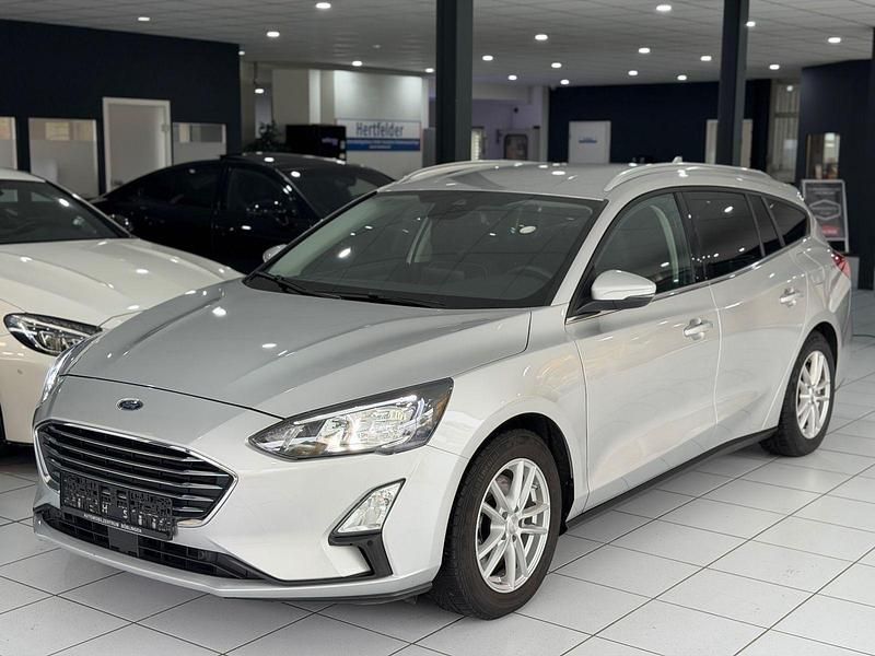 Silber Gebraucht 2021 Ford Focus Titanium Kombi | 17.990 € (Superpreis) - Bild 1/4