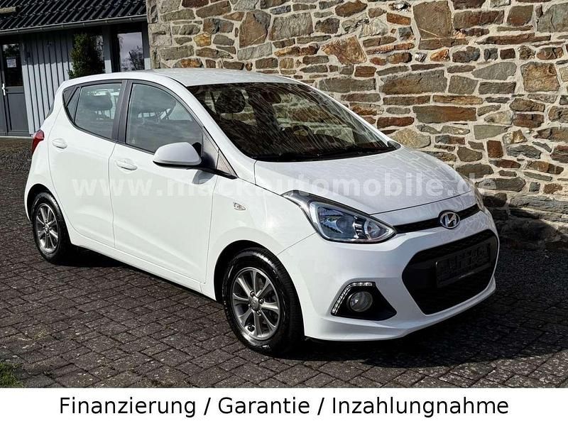 Weiß Gebraucht 2015 Hyundai i10 YES! Gold Kleinwagen | 5.990 € (Guter Preis) - Bild 1/3