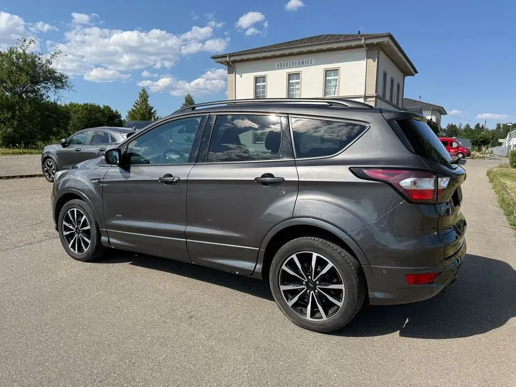 Gebraucht Ford Kuga ST-Line 179 PS (131 kW) 2017 Grau SUV