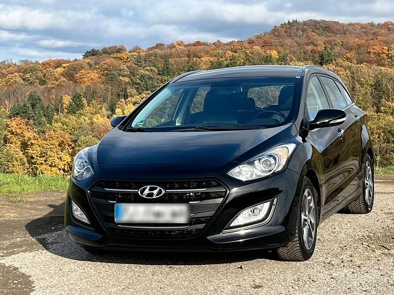 Schwarz Gebraucht 2016 Hyundai i30 Style Kombi | 7.900 € (Fairer Preis) - Bild 1/4