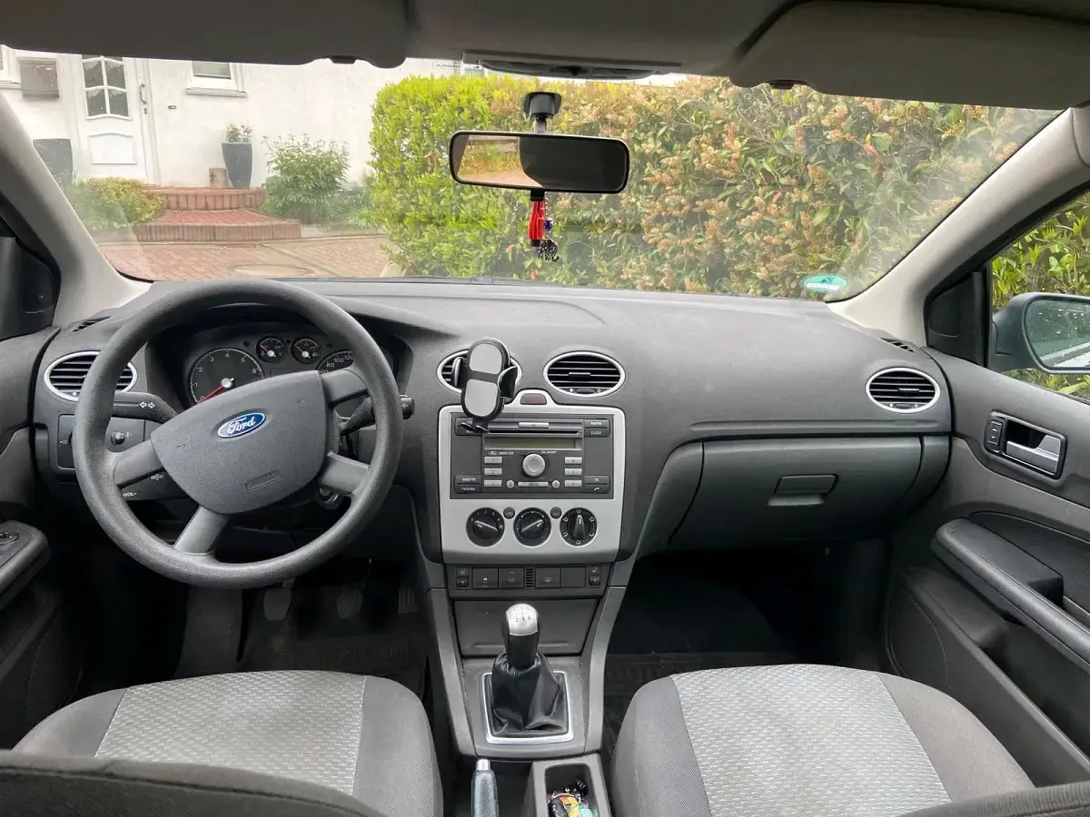 Gebraucht Ford Focus 101 PS (74 kW) 2006 Schwarz Limousine