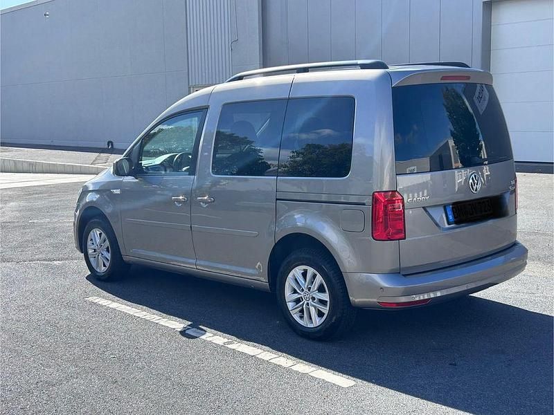 Gebraucht VW Caddy Comfortline 110 PS (80 kW) 2018 Silber Van / Kleinbus