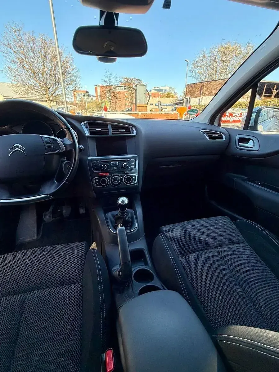 Used Citroën C4 PureTech 131 HP (96 kW) 2014 White Sedan