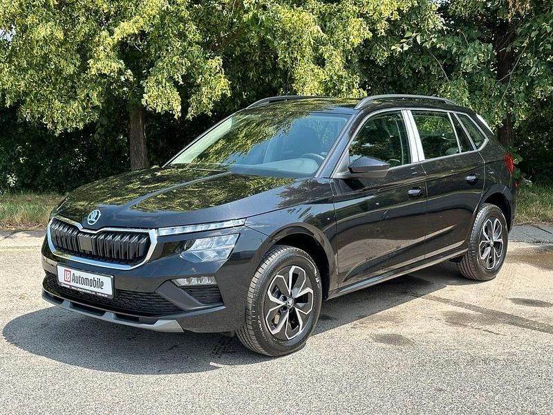 Schwarz Neu 2025 Skoda 105 Limousine | 25.288 € - Bild 1/4