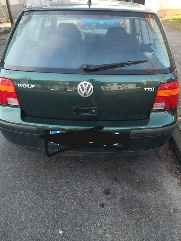 Grün Gebraucht 1998 VW Golf Basis Limousine | 2.000 € (Guter Preis) - Bild 1/4
