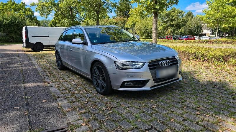 Silber Gebraucht 2015 Audi A4 Kombi | 9.900 € (Guter Preis) - Bild 1/4