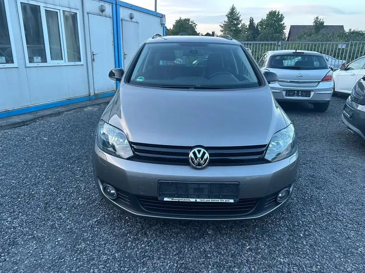 Gebraucht VW Golf VII Match 122 PS (89 kW) 2012 Kaschmirbraun metallic Kleinwagen