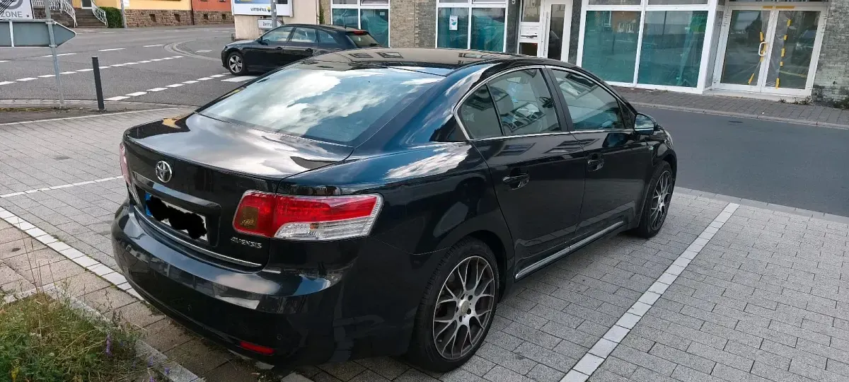 Gebraucht Toyota Avensis 150 PS (110 kW) 2011 Schwarz Limousine