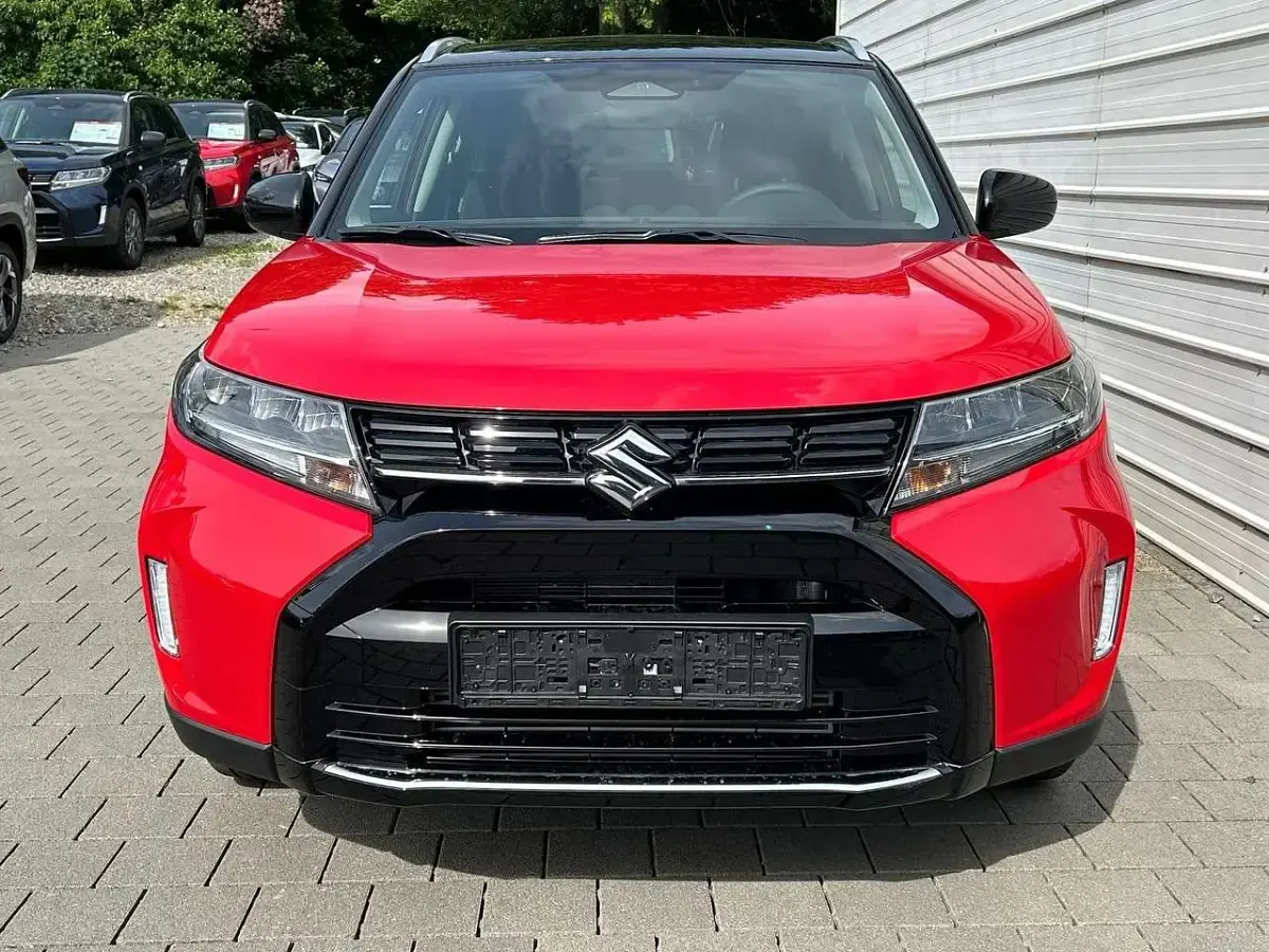 Neu Suzuki Vitara Comfort 110 PS (80 kW) 2026 Bright red / cosmic black... SUV