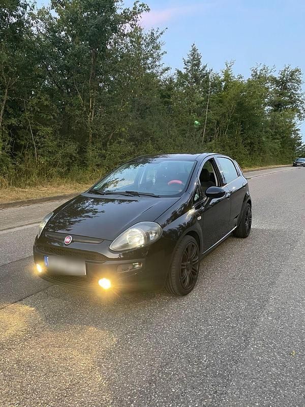 Gebraucht Fiat Punto Evo 105 PS (77 kW) 2011 Schwarz Kleinwagen