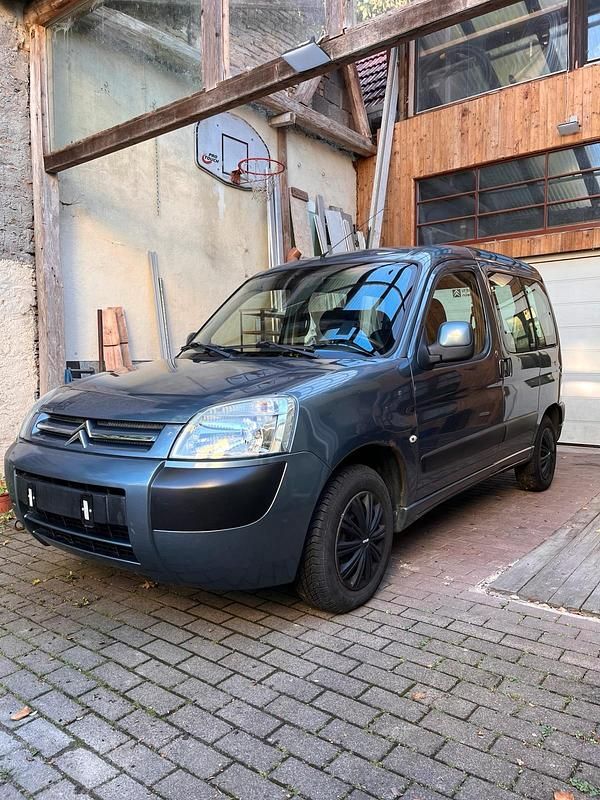 Grau Gebraucht 2008 Citroën Berlingo Van / Kleinbus | 1.600 € (Guter Preis) - Bild 1/4
