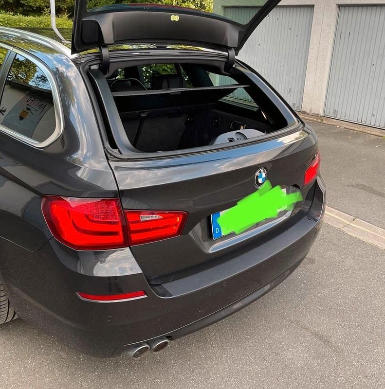 Gebraucht BMW 520 184 PS (135 kW) 2012 Schwarz Kombi