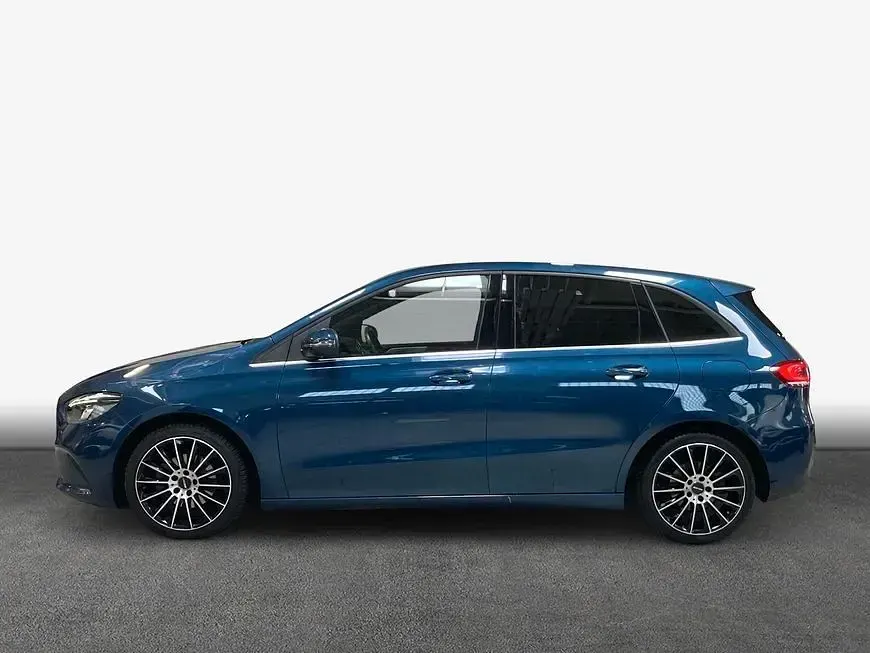 Gebraucht Mercedes B180 Style 116 PS (85 kW) 2019 Blau Kleinwagen