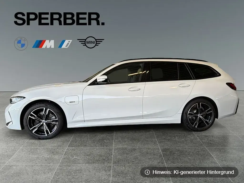 Gebraucht BMW 330e M Sport 292 PS (214 kW) 2022 Weiß Limousine