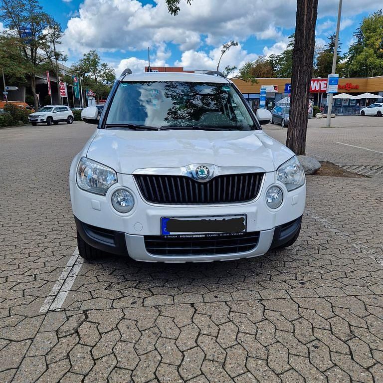 Weiß Gebraucht 2011 Skoda Yeti SUV | 3.290 € (Guter Preis) - Bild 1/4