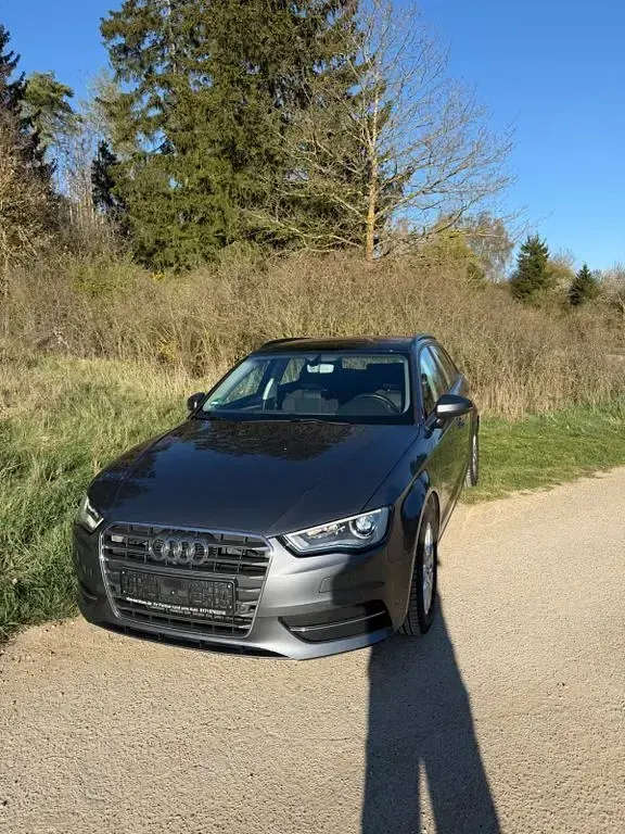 Gebraucht Audi A3 Ambition 150 PS (110 kW) 2015 Grau Limousine