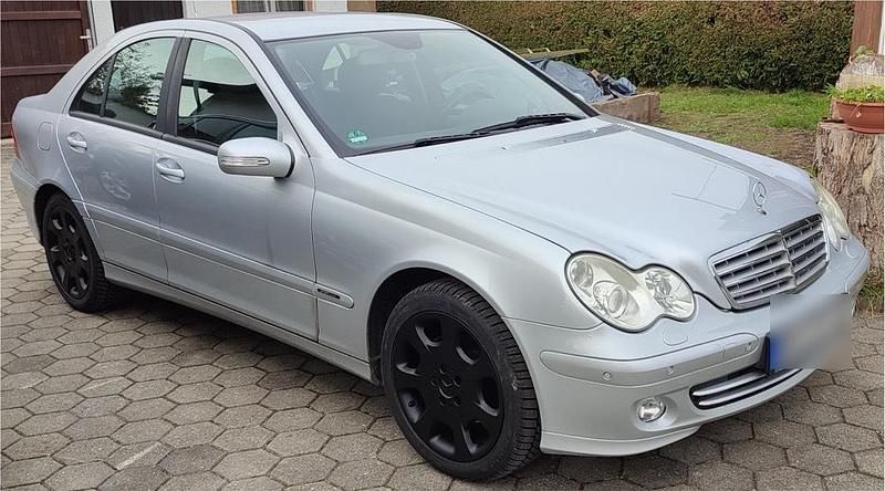 Silber Gebraucht 2006 Mercedes C180 Sport Edition Limousine | 10.000 € - Bild 1/4
