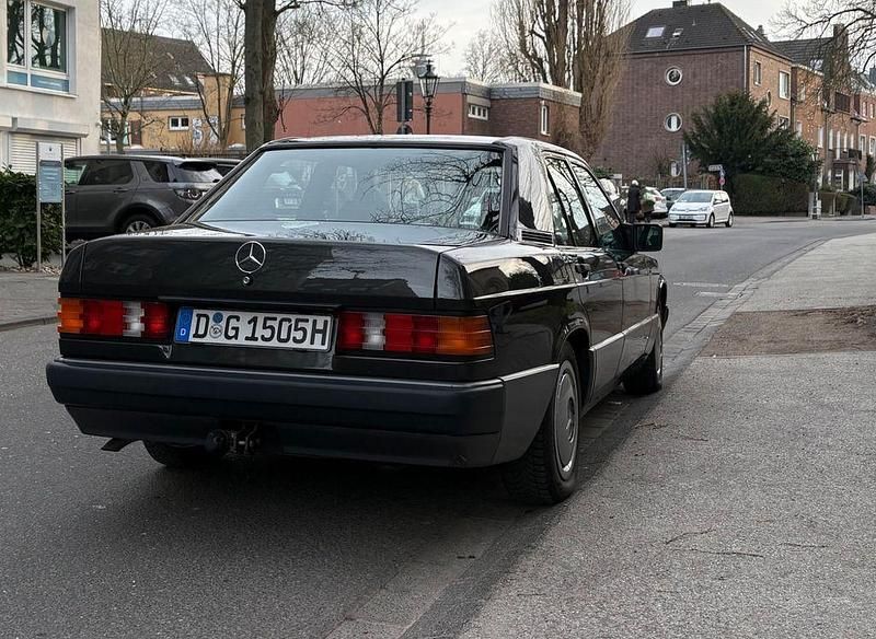 Gebraucht Mercedes 190 109 PS (80 kW) 1991 Schwarz Limousine