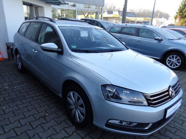 Gebraucht VW Passat Business 140 PS (102 kW) 2013 Silber metallic Kombi