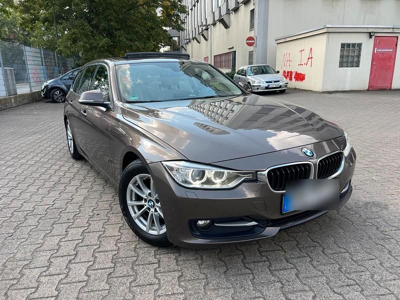 Grau Gebraucht 2014 BMW 320 Kombi | 7.900 € (Fairer Preis) - Bild 1/4