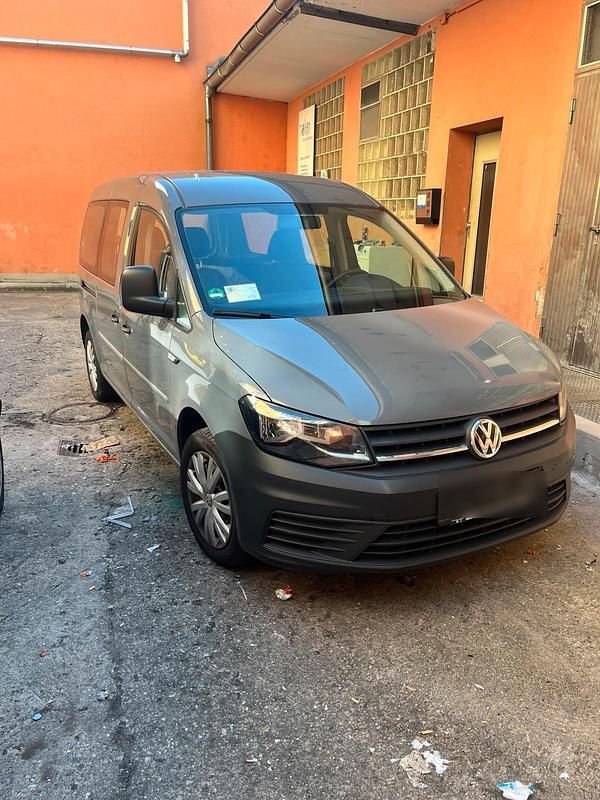 Grau Gebraucht 2017 VW Caddy Van / Kleinbus | 11.000 € (Superpreis) - Bild 1/4
