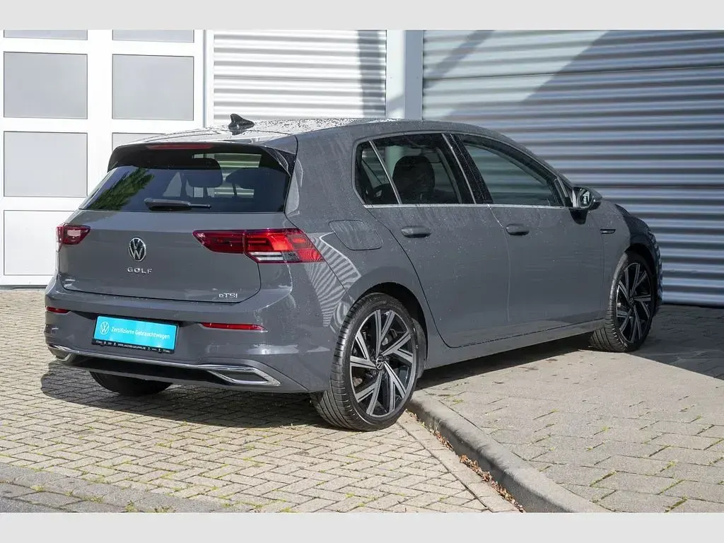 Gebraucht VW Golf VIII Style 131 PS (96 kW) 2024 Grau Limousine