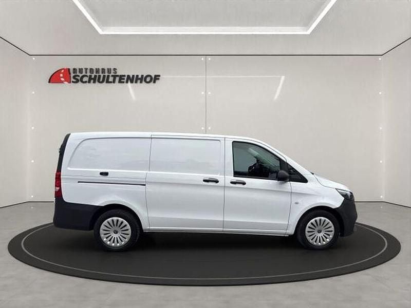 Second-hand Mercedes Vito 163 CP (119 kW) 2024 Alb Van