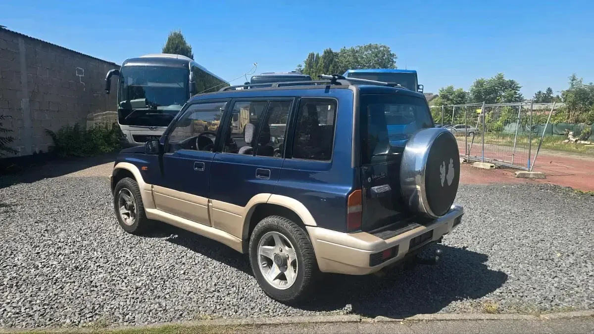 Gebraucht Suzuki Vitara 136 PS (100 kW) 1995 Blau SUV