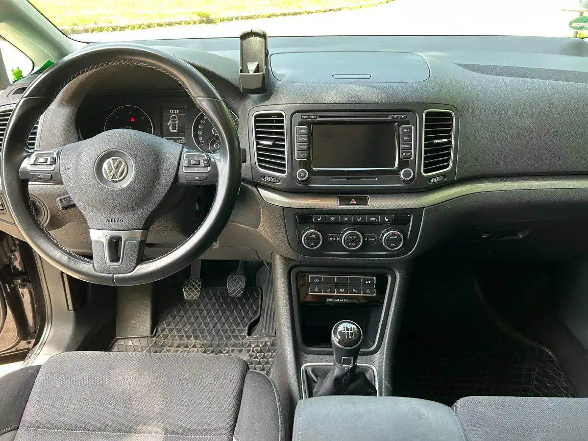Gebraucht VW Sharan Life 184 PS (135 kW) 2014 Schwarz Van / Kleinbus